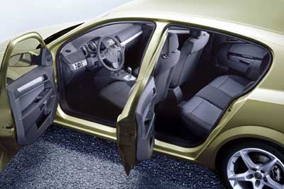 Opel Astra III drzwi