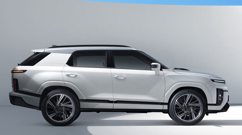 KGM SsangYong Actyon biały z boku