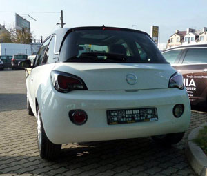Biały Opel Adam kupiony w salonie Dixi-Car