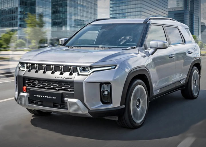 KGM SsangYong Torres na ulicy w Warszawie